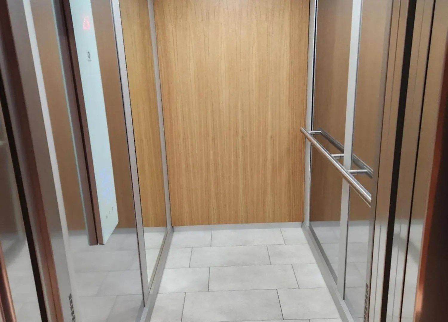 Premium Spire Apartment +Parking 바르샤바 폴란드
